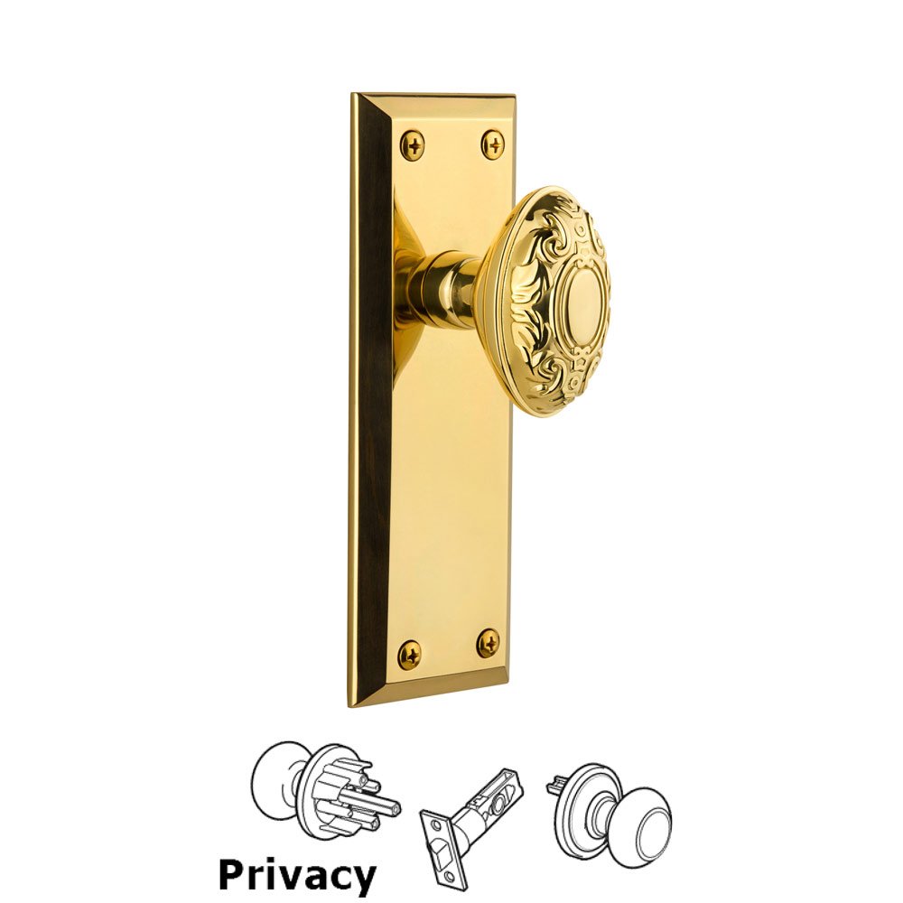Grandeur Grandeur Fifth Avenue Plate Privacy with Grande Victorian Knob in Polished Brass