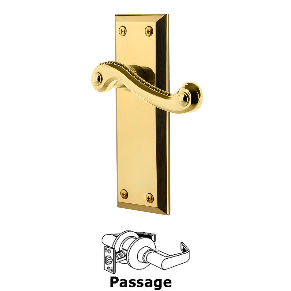 Grandeur Passage Fifth Avenue Plate with Newport Left Handed Lever in Polished Brass