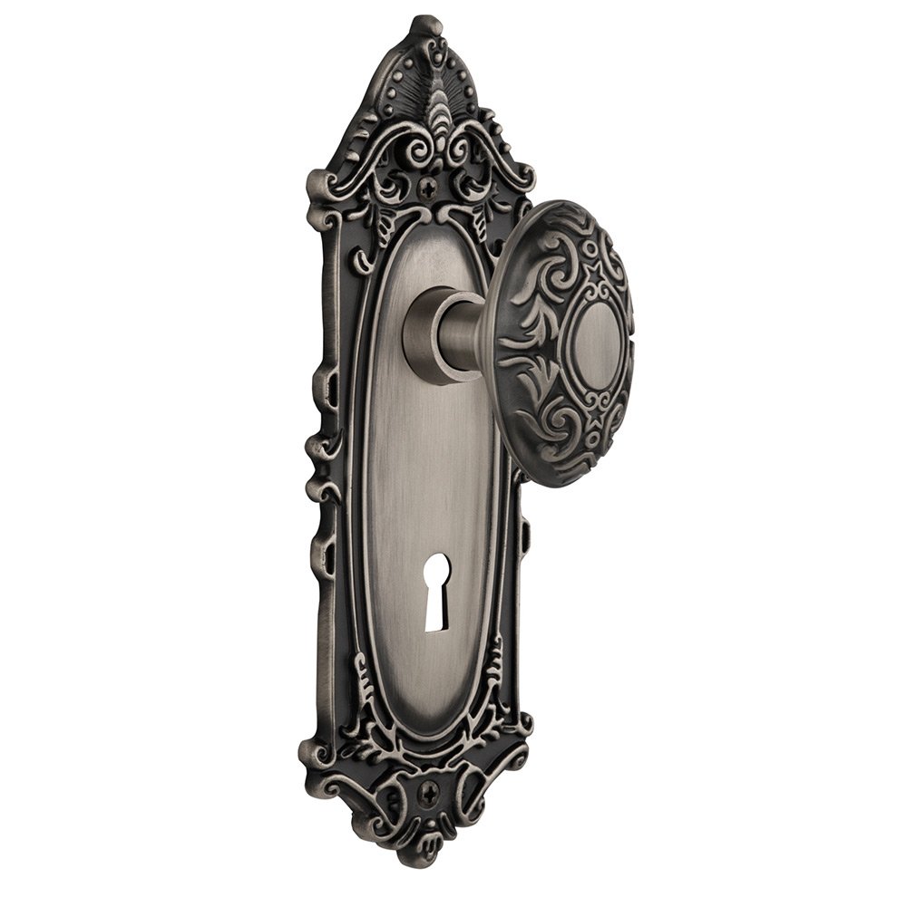 Nostalgic Warehouse Privacy Victorian Plate with Keyhole and Victorian Door Knob in Antique Pewter
