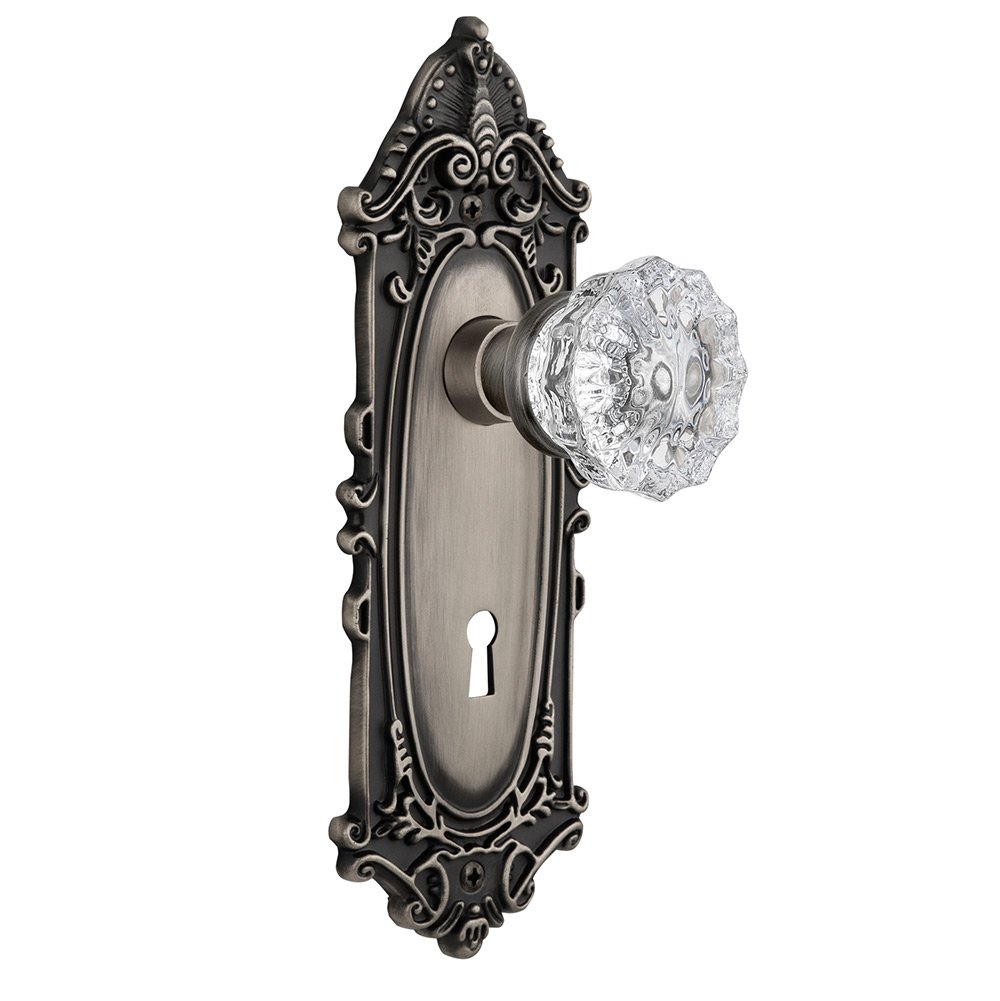 Nostalgic Warehouse Privacy Victorian Plate with Keyhole and Crystal Glass Door Knob in Antique Pewter