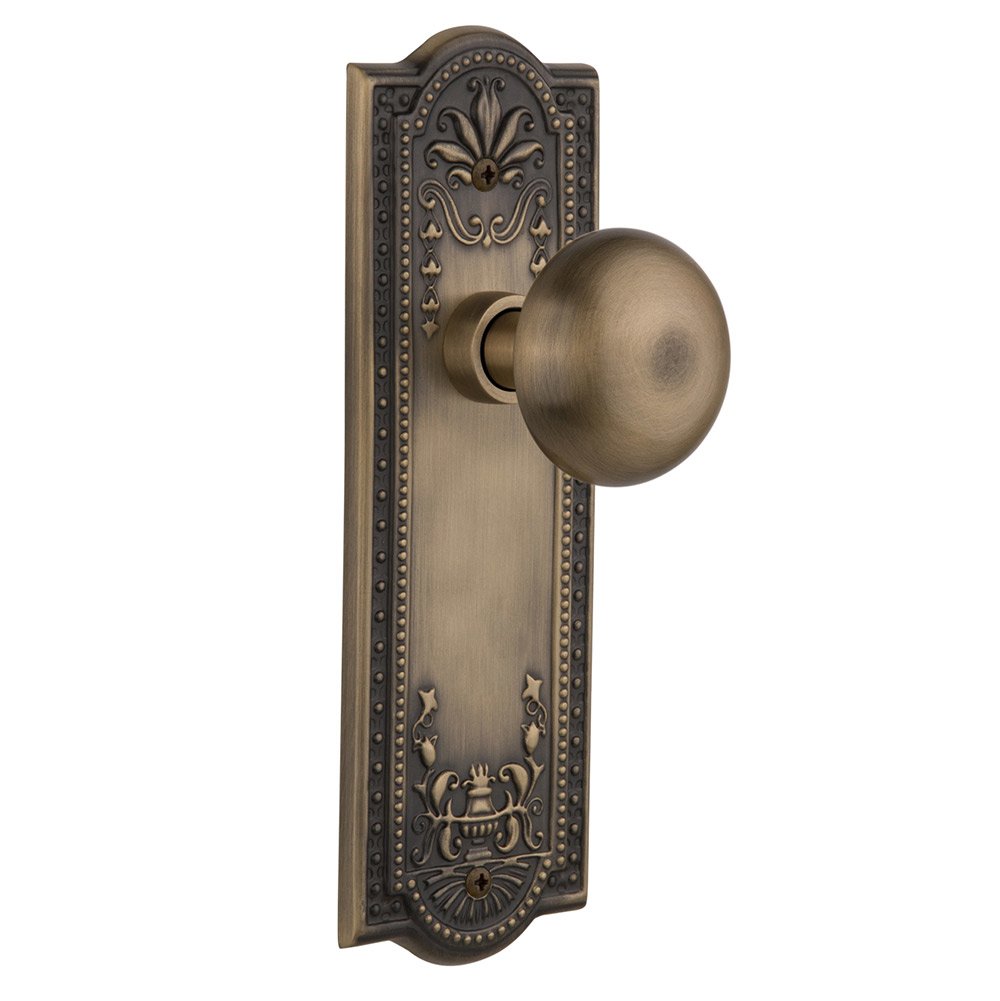 Nostalgic Warehouse Passage Meadows Plate with New York Door Knob in Antique Brass