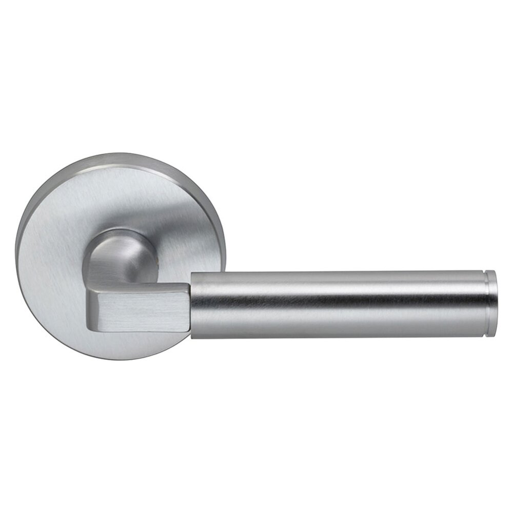 Omnia Hardware Passage Barrel Right Handed Lever with Plain Rosette in Satin Chrome