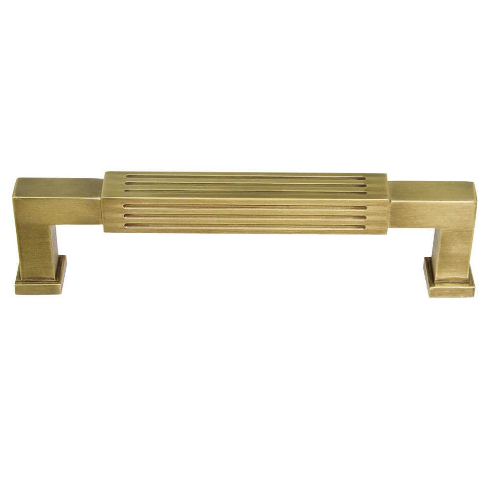 Omnia Hardware 4" Centers Reeded Pull In Antique Brass Lacquered