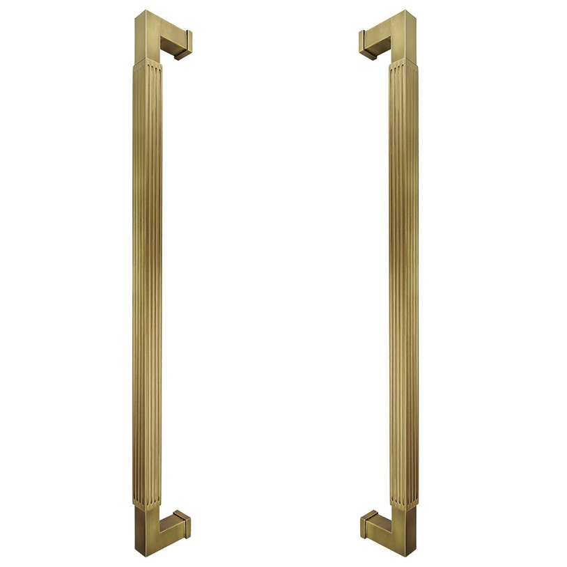 Omnia Hardware 18" Centers Reeded Back To Back Pull In Antique Brass Lacquered