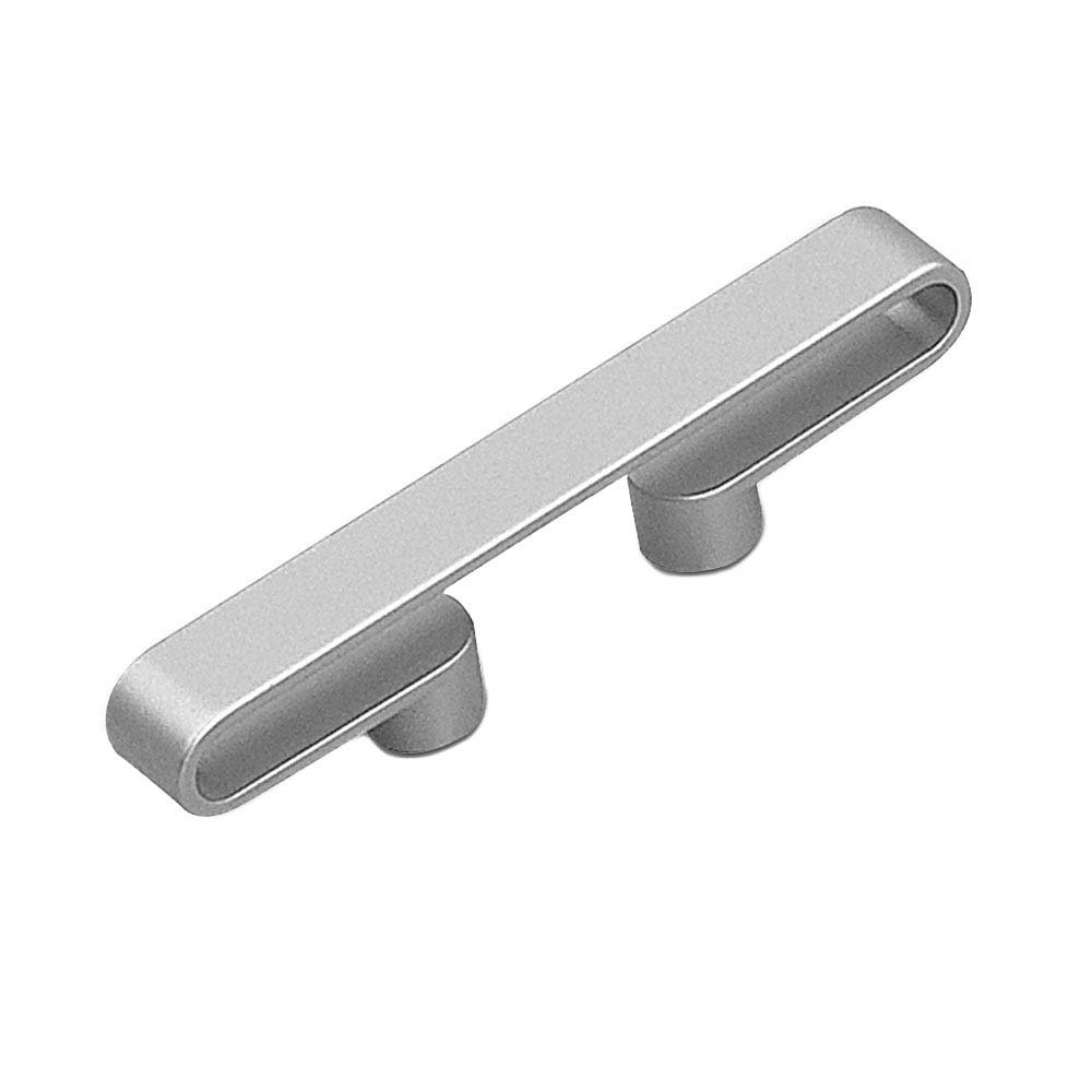 Richelieu 1 1/4" Centers Flat Outlined Pull in Matte Chrome