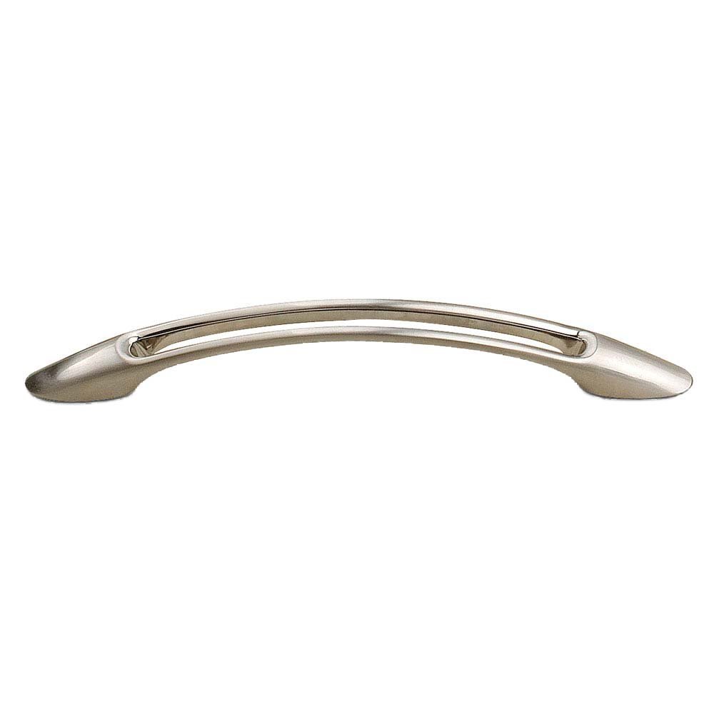 Richelieu 5" Centers Free Handle in Brushed Nickel